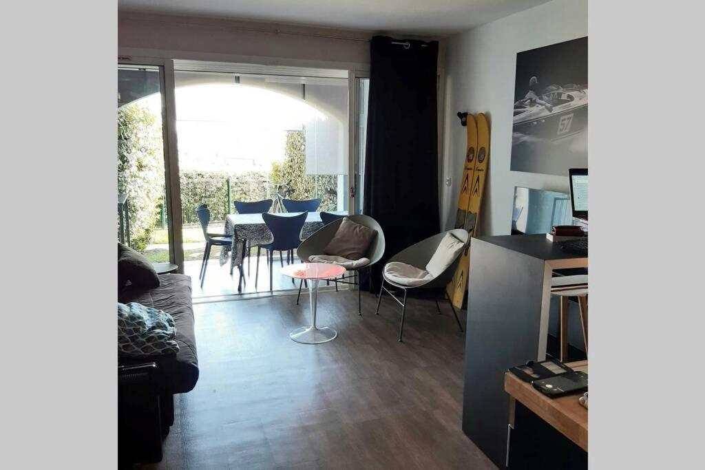 Magnifique Rez De Jardin & Piscine & Bord De Mer Apartment Six-Fours-les-Plages Exterior photo