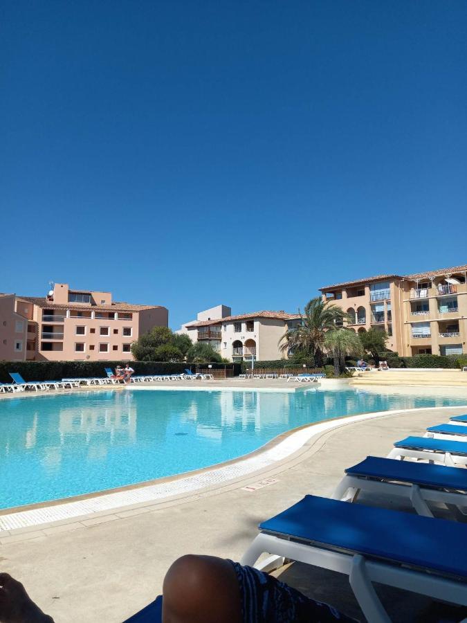 Magnifique Rez De Jardin & Piscine & Bord De Mer Apartment Six-Fours-les-Plages Exterior photo